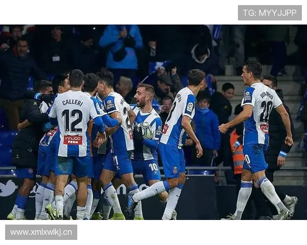 费尔南德斯半场建功安东尼多次制造威胁西班牙人暂时领先贝蒂斯